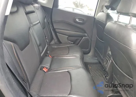 2018 Jeep Compass Latitude z USA, uszkodzony, nr VIN 3C4NJDBB2JT314620